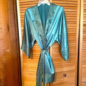 Victoria’s Secret silky satin kimono robe